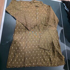 NWOT Olive Green Men’s Kurta (top only)
